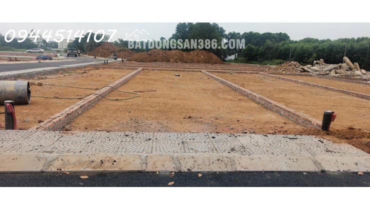 Trục lớn luôn tạo ra giá trị lớn.
Em đang có 3 lô đất diện tích 100m2  , 2 mặt thoáng trước sau. Cách trục Hồ Tây Ba Vì 200m.